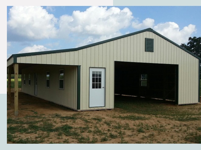 Строительство конюшен в Кургане